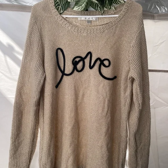LC Lauren Conrad Cream Crew Neck Sweater with Love Script - Picture 1 of 4